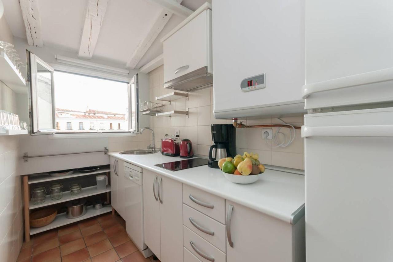 Cozy One-Bedroom Penthhouse La Latina Мадрид Екстериор снимка