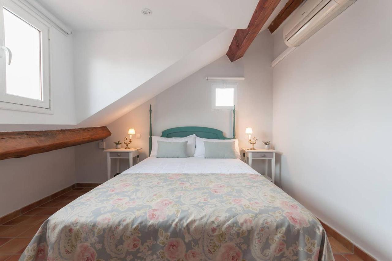 Cozy One-Bedroom Penthhouse La Latina Мадрид Екстериор снимка