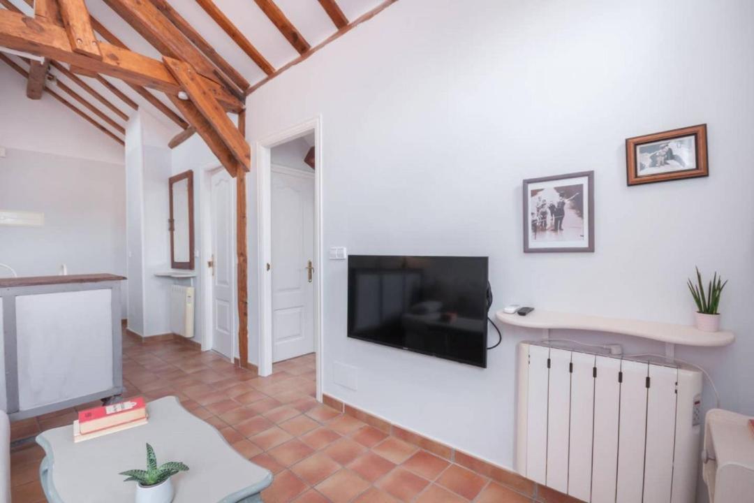Cozy One-Bedroom Penthhouse La Latina Мадрид Екстериор снимка